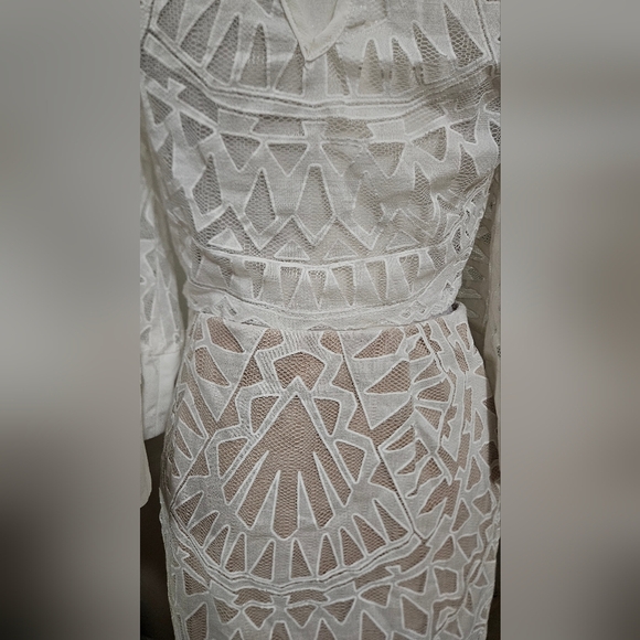 L’ATISTE White Lace Two-Piece Set – Crop Top & Mini Skirt. Size Medium - Picture 14 of 16